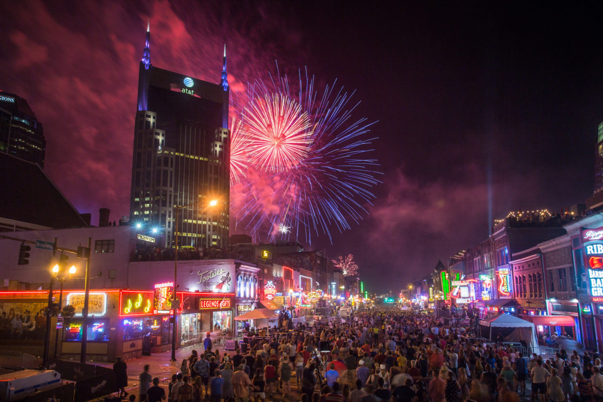 hotels on the main strip in nashville tn